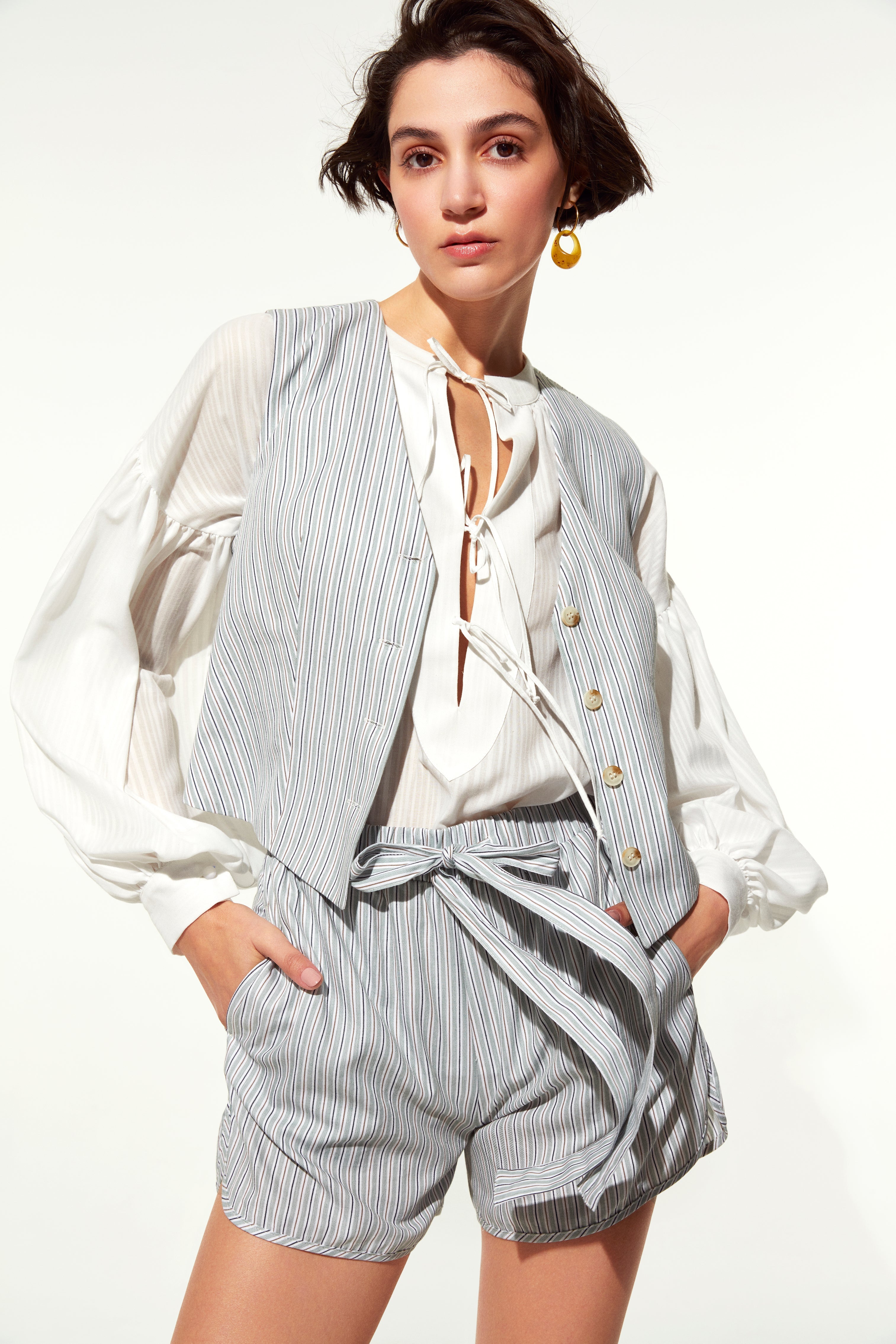 Nazlı Ceren-Eve Koton Gömlek White-Gömlek-2-Milagron.com