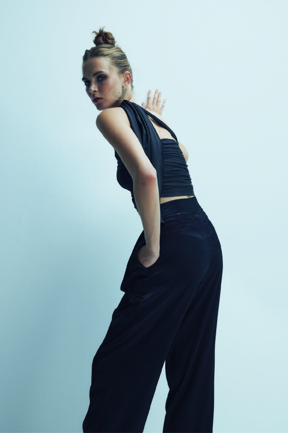 Nazlı Ceren-Evelyn Asimetrik Jarse Bluz Siyah-Bluz-4-Milagron.com