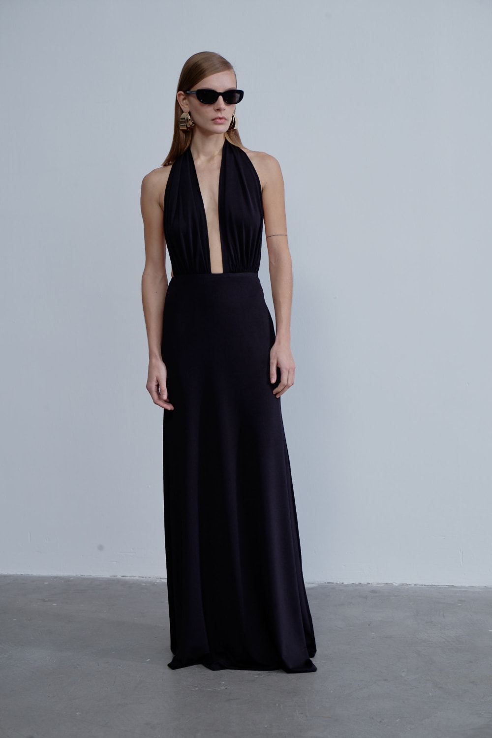 Nazlı Ceren-Ines Jarse Uzun Elbise Noire-Elbise-4-Milagron.com