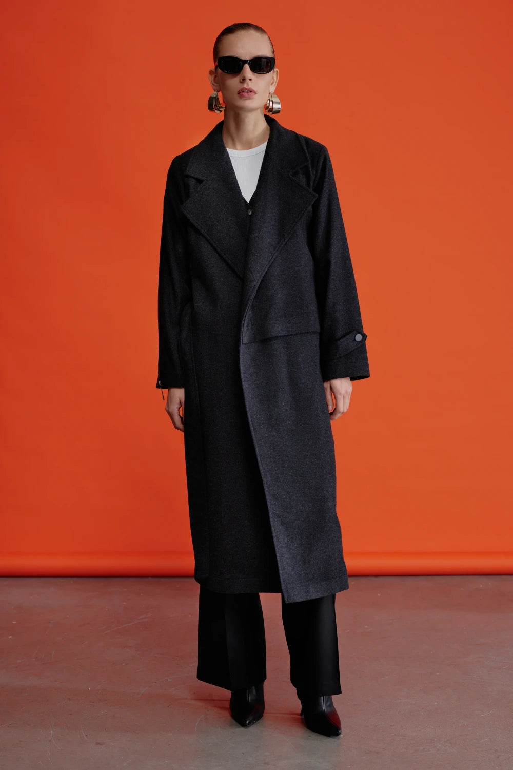 Nazlı Ceren-Isha Yün Palto Koyu Gri-Kaban-1-Milagron.com