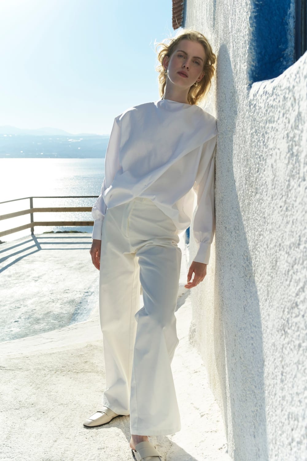 Nazlı Ceren-Jill Asimetrik Omuz Detaylı Koton Bluz White-Bluz-3-Milagron.com