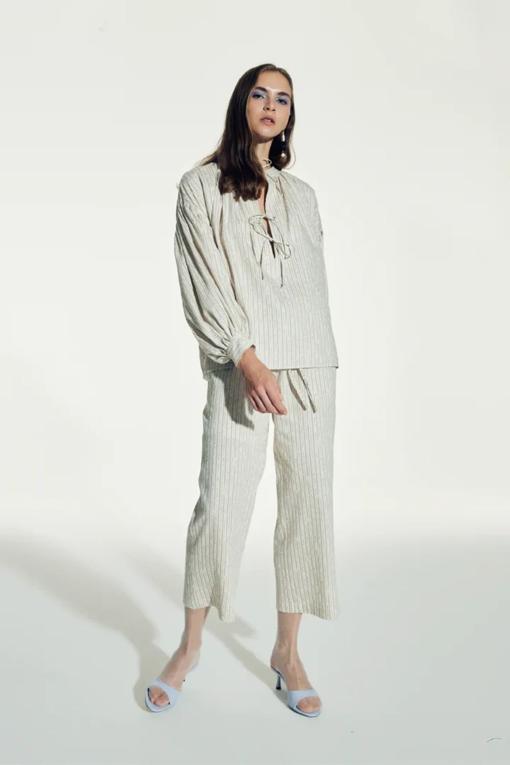Nazlı Ceren-Kyra Çizgili Keten Pantolon Walnut-Pantolon-2-Milagron.com
