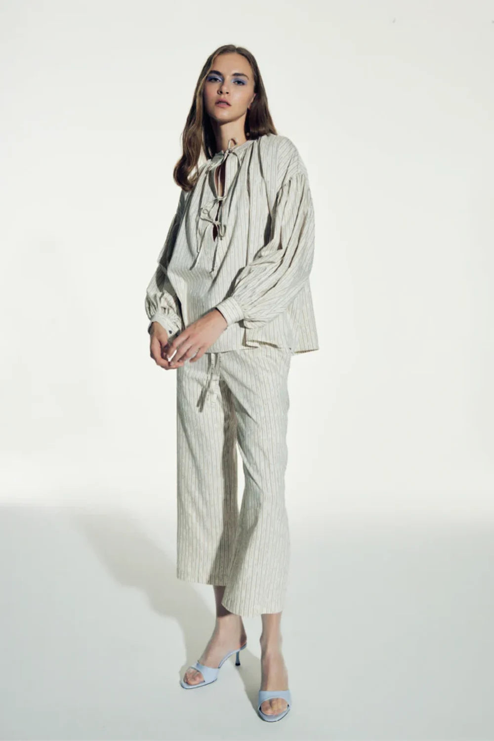 Nazlı Ceren-Kyra Çizgili Keten Pantolon Walnut-Pantolon-3-Milagron.com