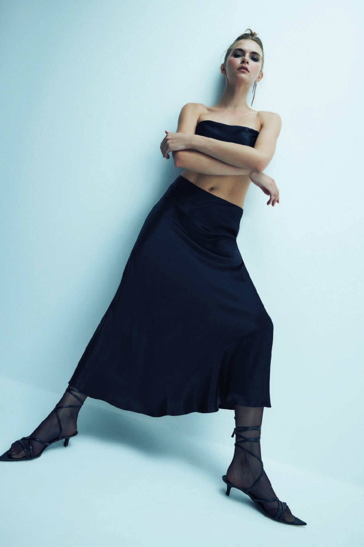 Nazlı Ceren-Lia Saten Maksi Etek Black-Etek-3-Milagron.com