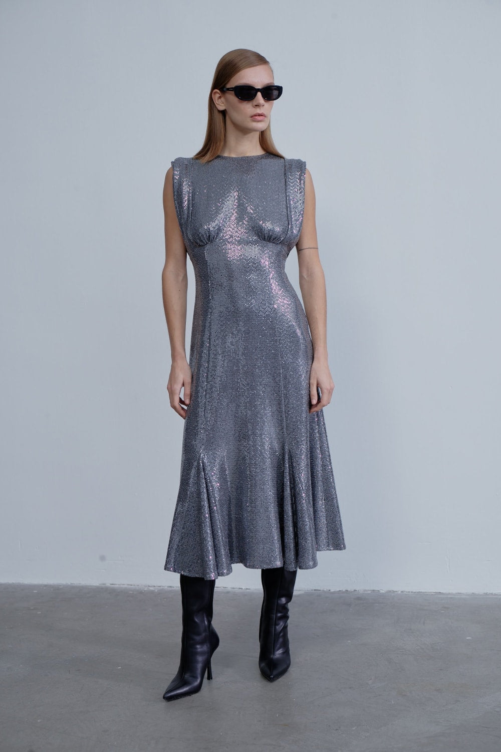 Nazlı Ceren-Lycee Payetli Midi Elbise-Elbise-1-Milagron.com