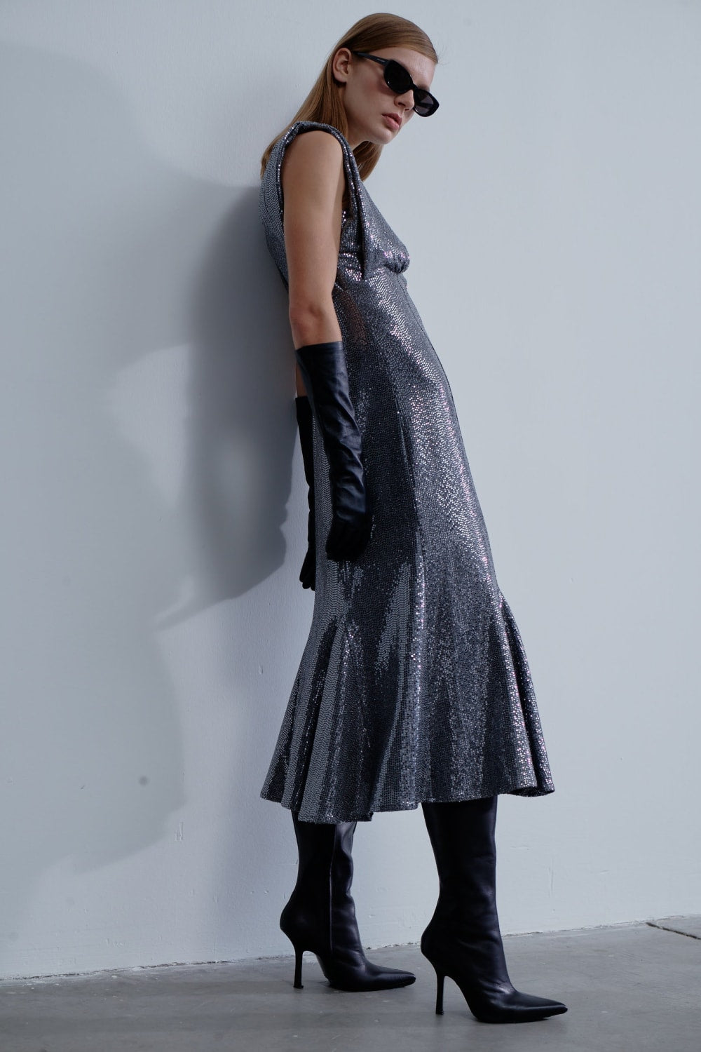 Nazlı Ceren-Lycee Payetli Midi Elbise-Elbise-3-Milagron.com