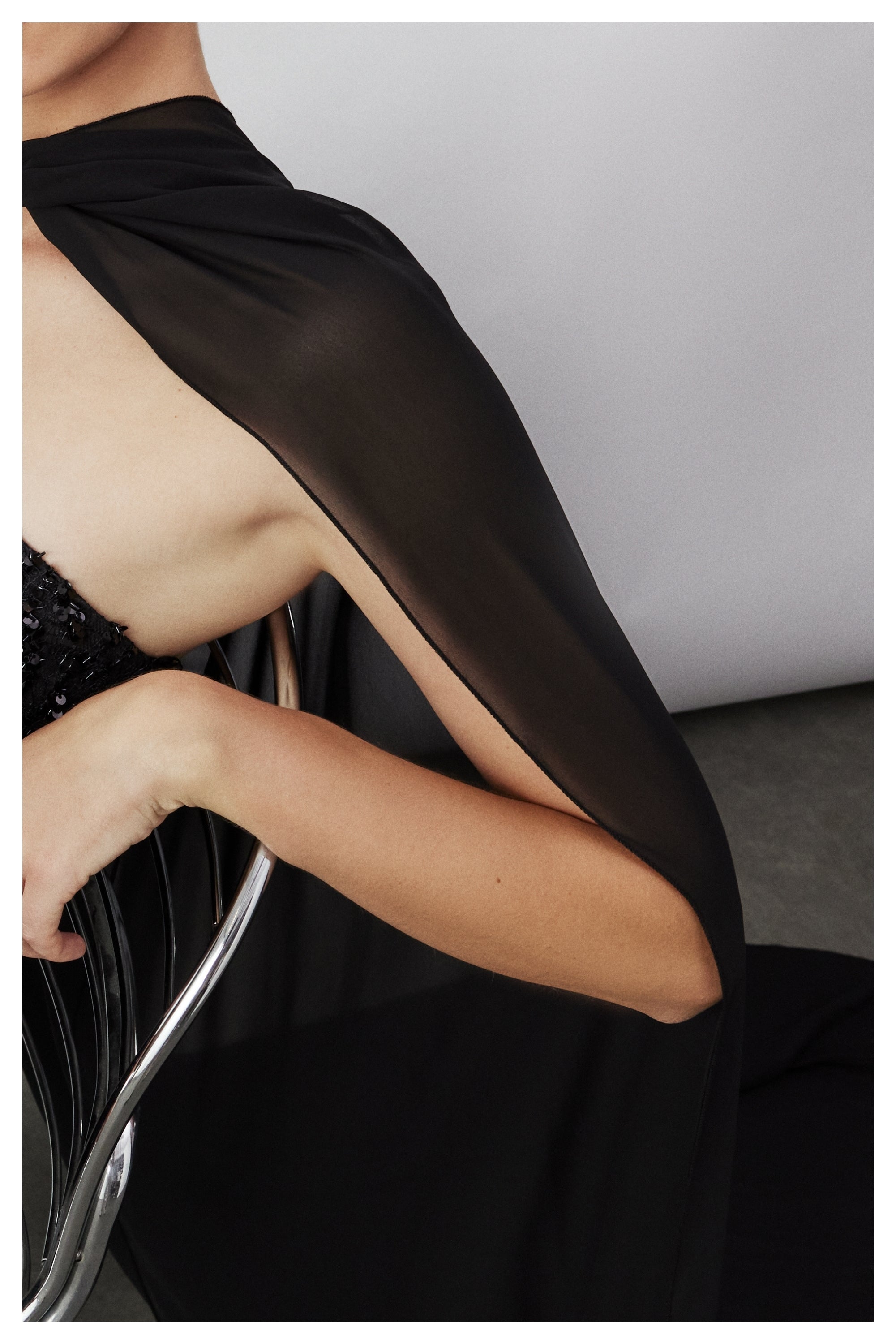 Nazlı Ceren-Reya şifon Pelerin Siyah-Pelerin-3-Milagron.com