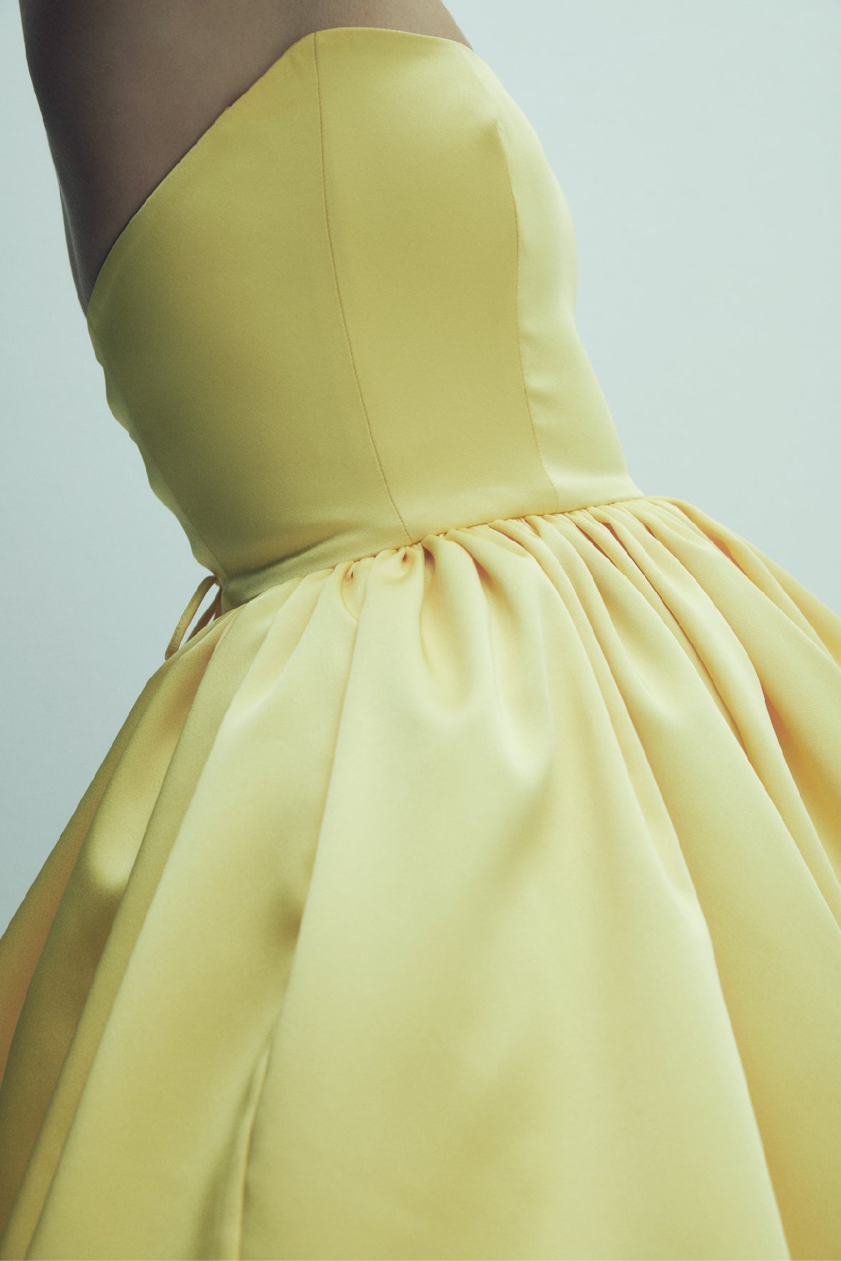 Nazlı Ceren-Sibby Straplez Saten Mini Elbise Marigold-Elbise-9-Milagron.com