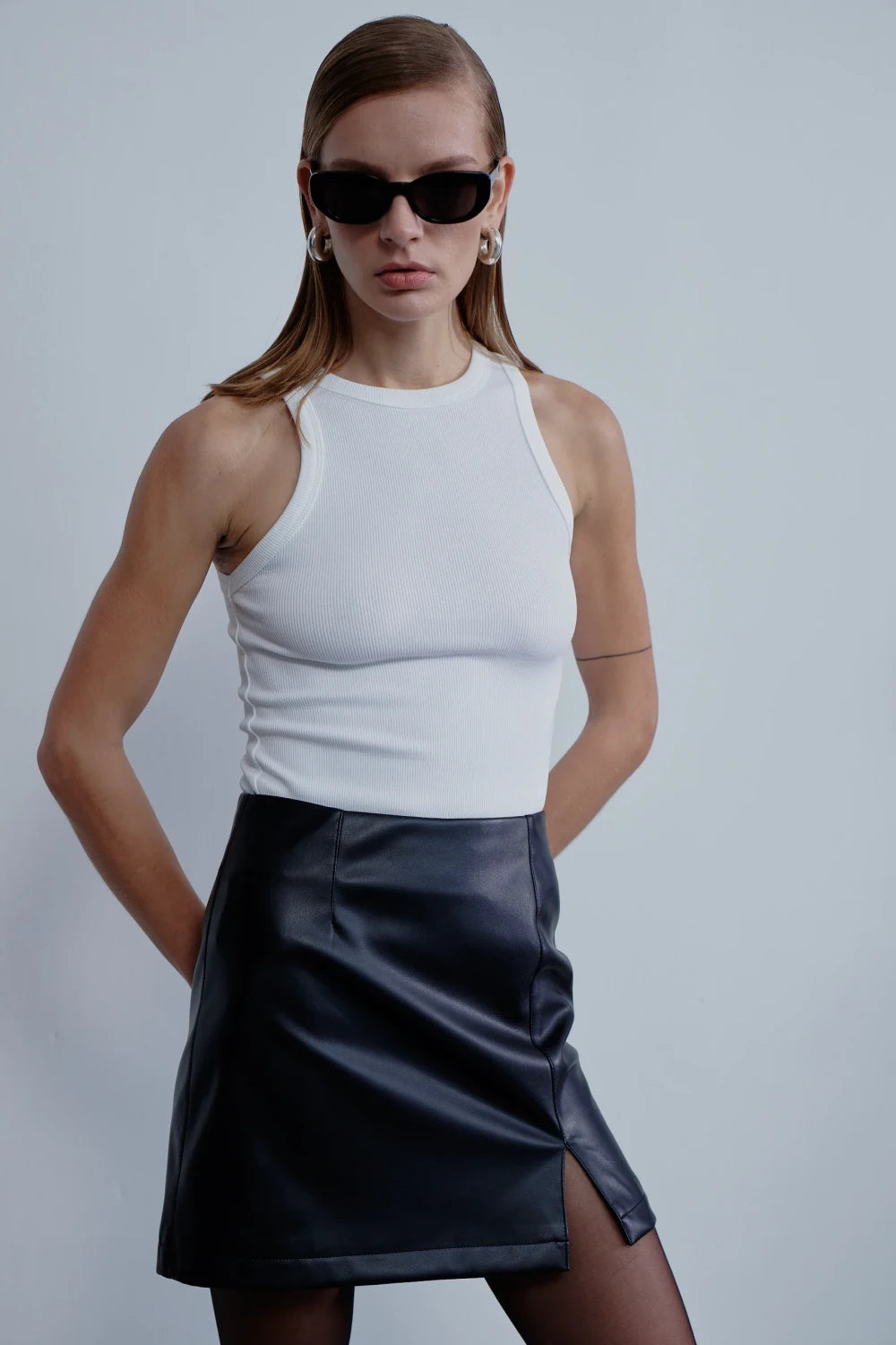 Nazlı Ceren-Vance Vegan Deri Mini Etek-Etek-1-Milagron.com