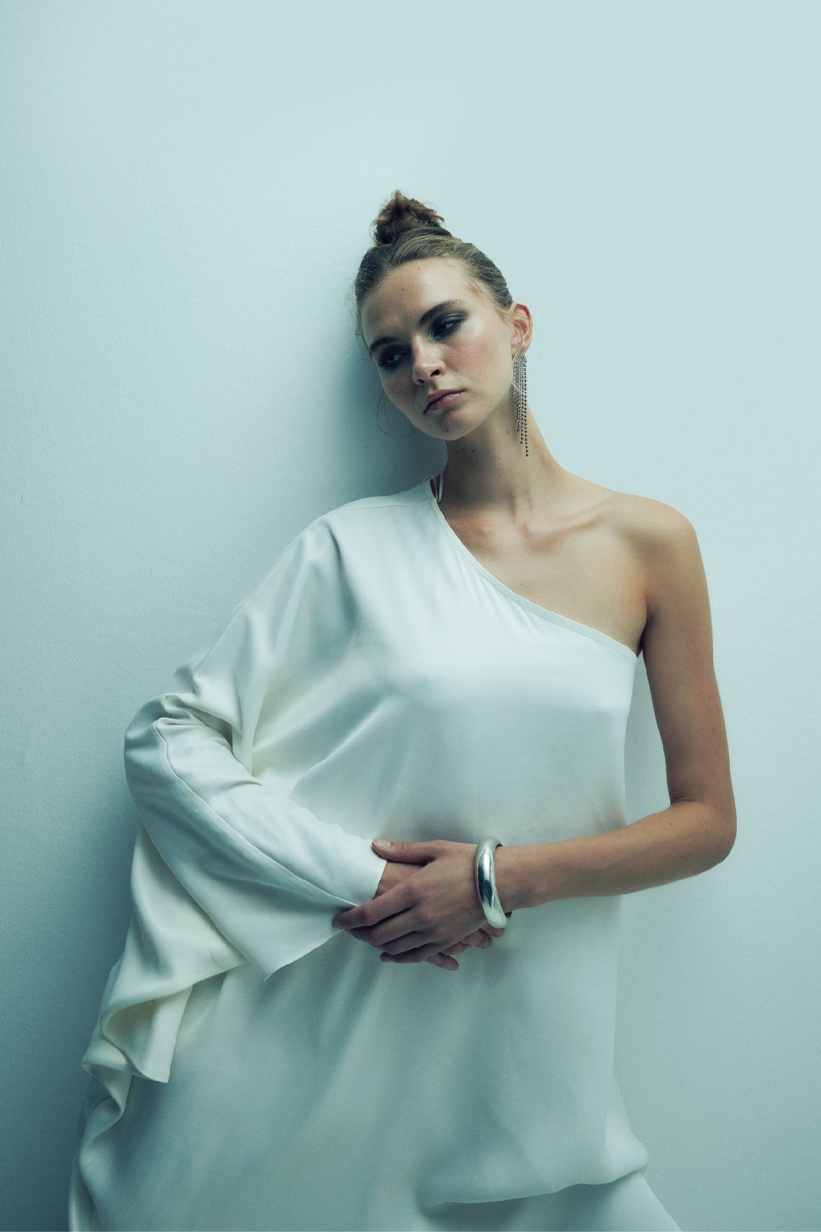 Nazlı Ceren-Venus Tek Omuz Uzun Elbise Beyaz-Elbise-6-Milagron.com