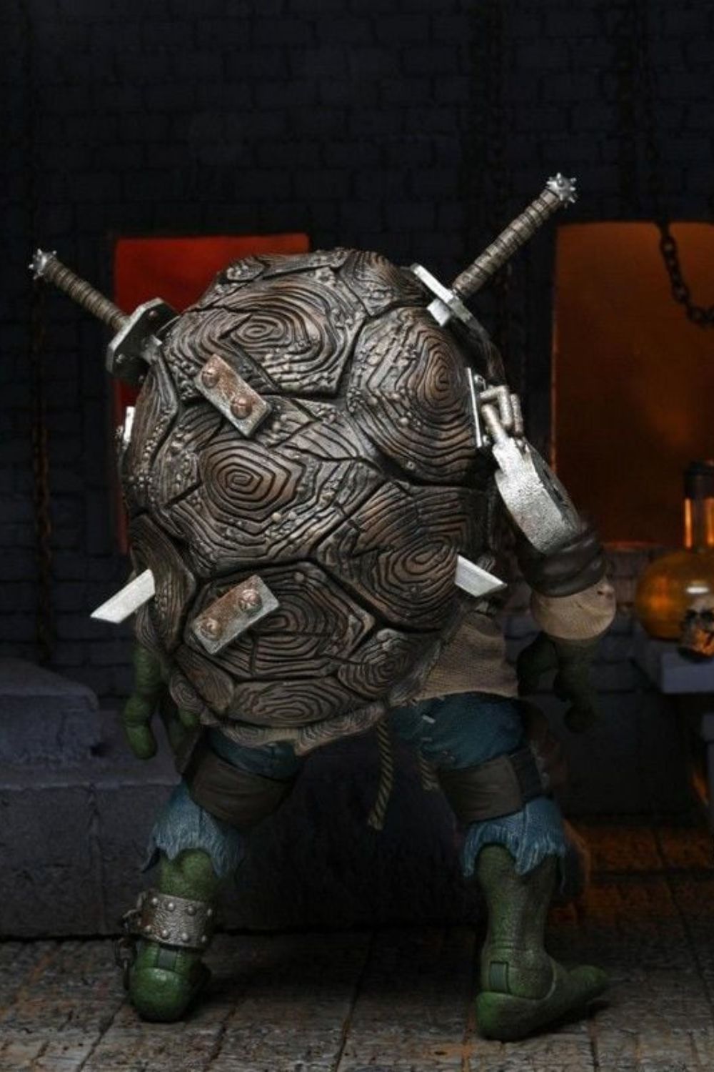 Neca-Universal Monsters x TMNT: Ultimate Leonardo as The Hunchback Aksiyon Figürü-Figürler-3-Milagron.com