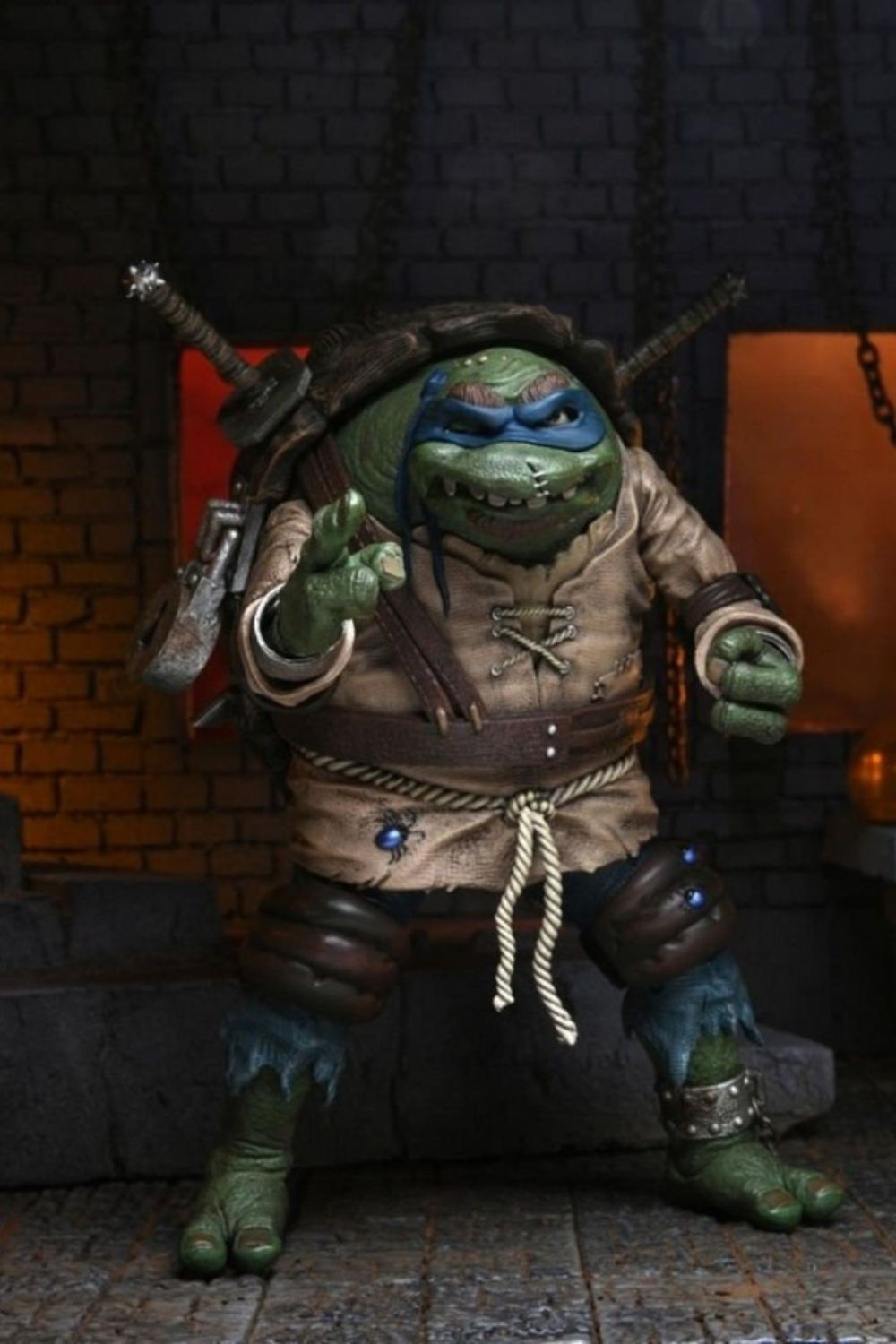 Neca-Universal Monsters x TMNT: Ultimate Leonardo as The Hunchback Aksiyon Figürü-Figürler-4-Milagron.com