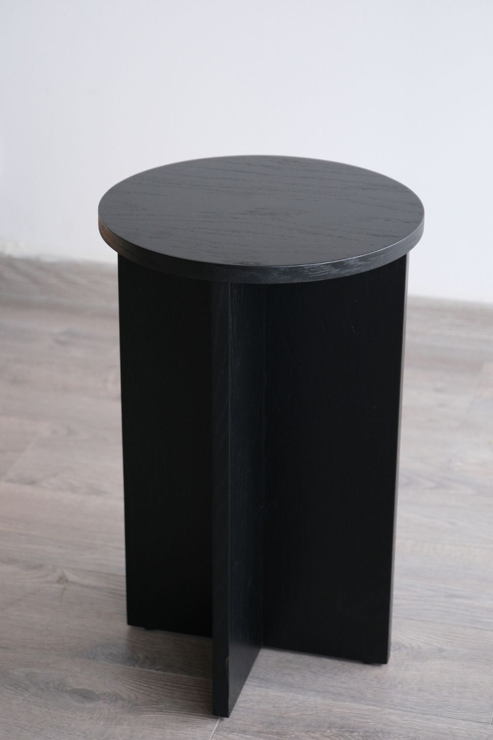 Nehir Ozbey Interiors-T Sehpa-Sehpa-1-Milagron.com