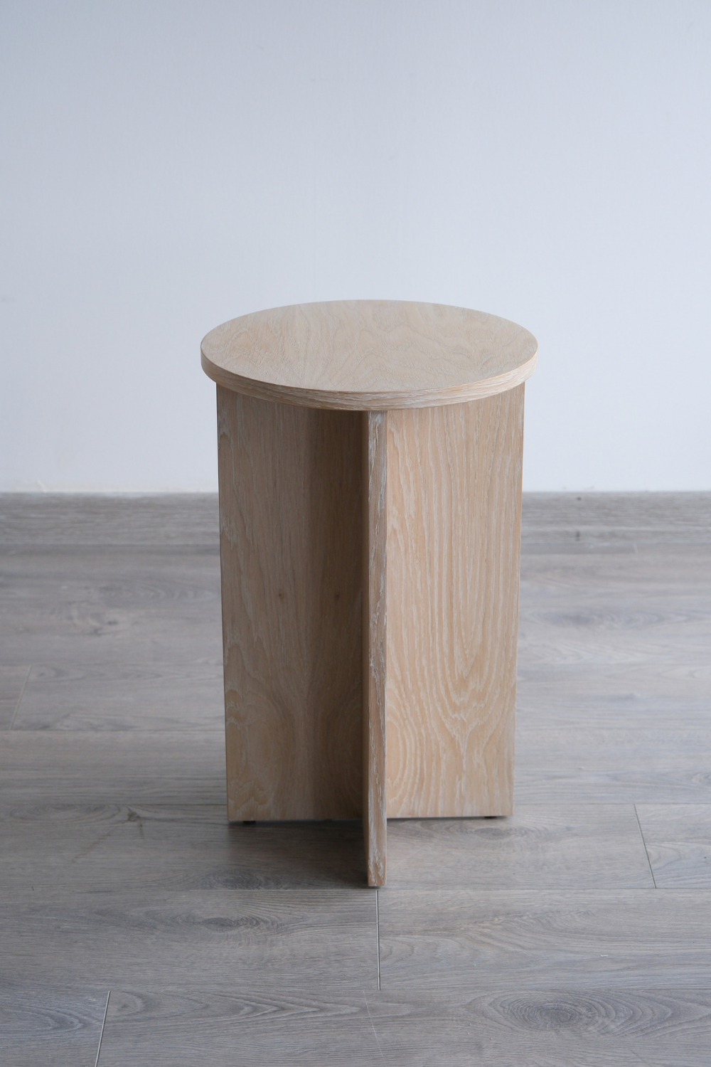 Nehir Ozbey Interiors-T Sehpa-Sehpa-1-Milagron.com