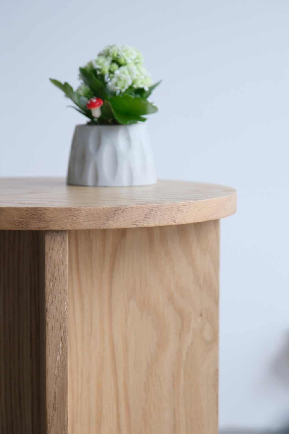 Nehir Ozbey Interiors-T Sehpa-Sehpa-1-Milagron.com