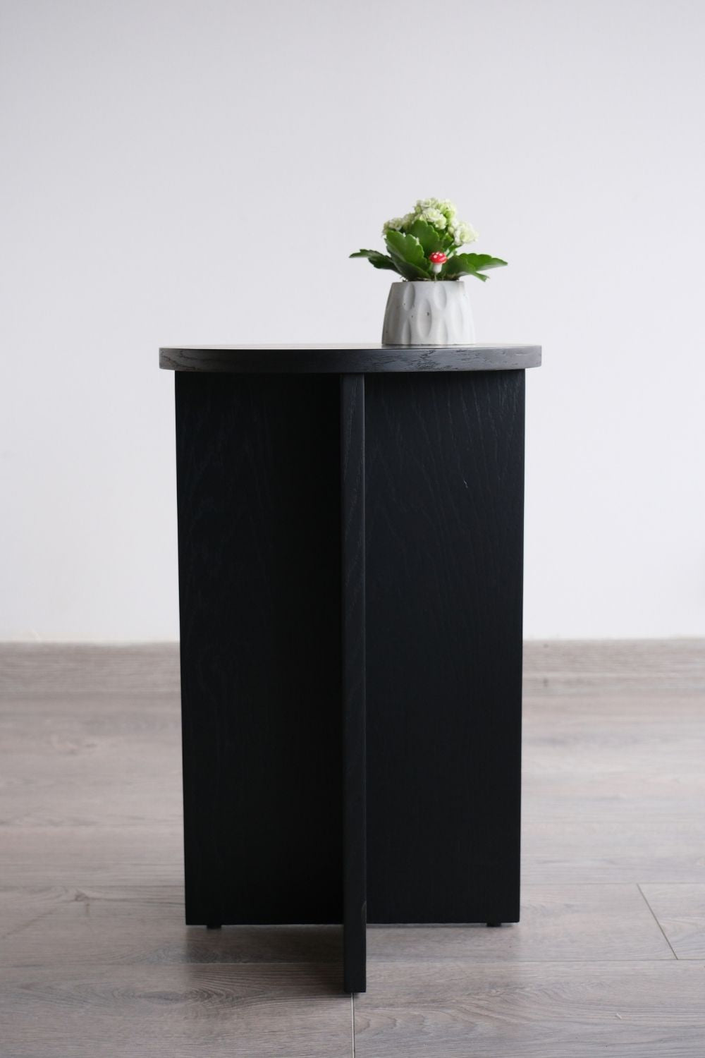 Nehir Ozbey Interiors-T Sehpa-Sehpa-3-Milagron.com