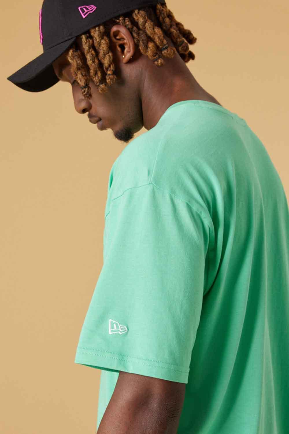 New Era-League Essential Oversized Tee NY Yankees-T-Shirts-3-Milagron.com