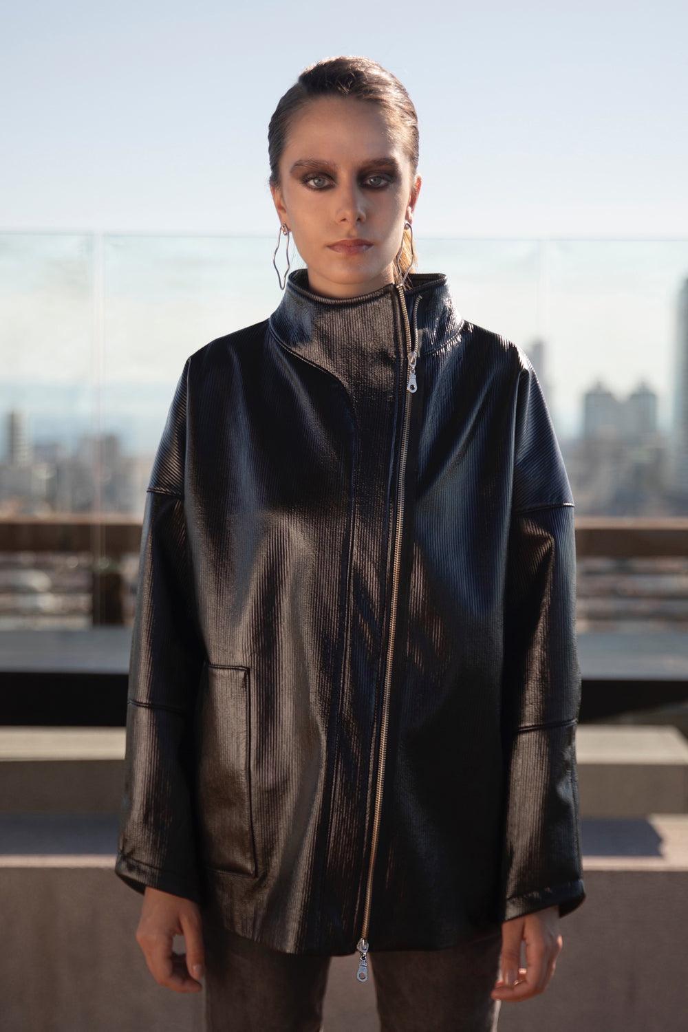 Nil Ergüven-Noir Biker Mont-Mont-2-Milagron.com