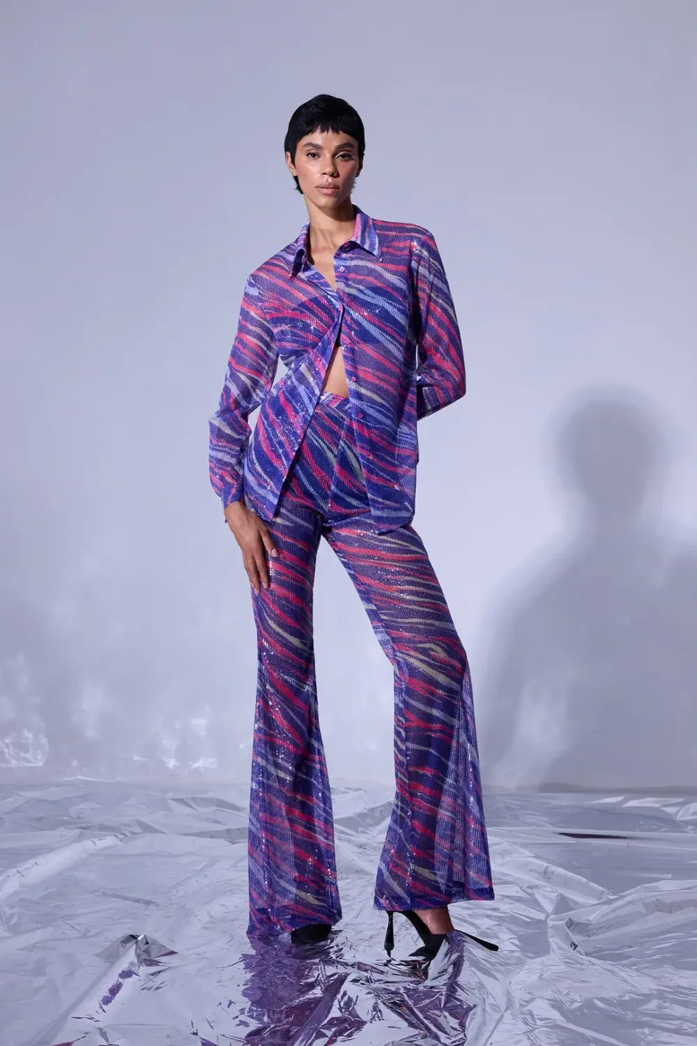 Nilgün Mirza-70'ler Esintili, Zebra Desenli, Payetli Kumaş Gömlek-Gömlek-2-Milagron.com