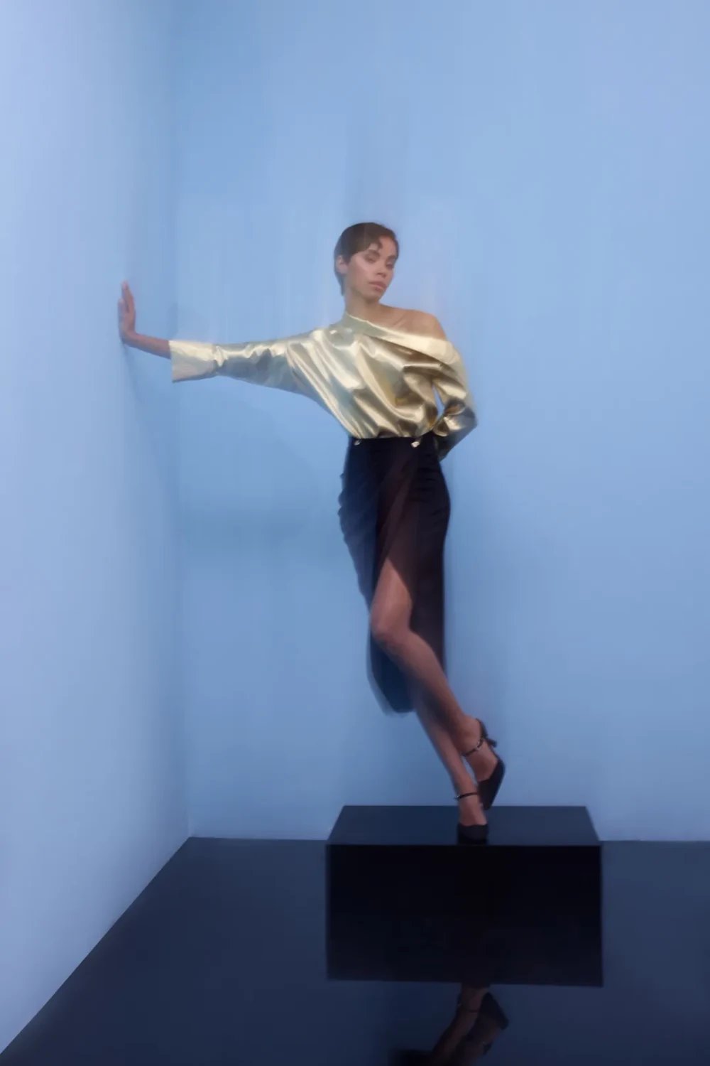 Nilgün Mirza-Asimetrik Modern Altın Gömlek-Gömlek-4-Milagron.com