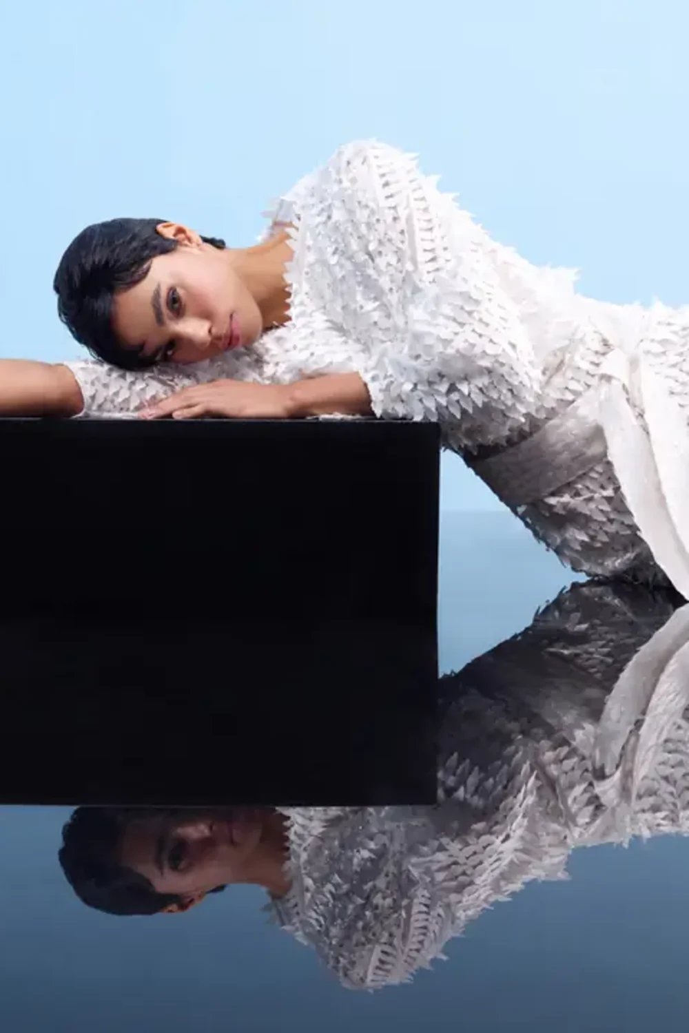 Nilgün Mirza-Di̇kme Taşli Göz Alici Gece Elbisesi-Elbise-3-Milagron.com