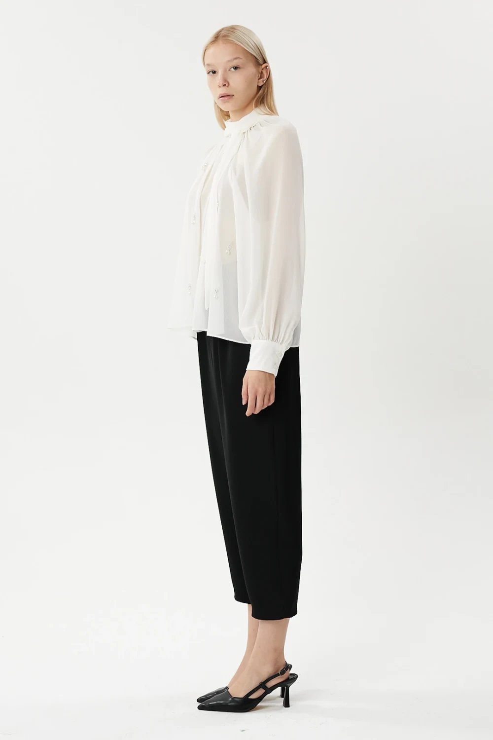 Nilgün Mirza-El İşlemesi Işıltılı Nakışlı Bol Kesim Şifon Gömlek-Gömlek-3-Milagron.com