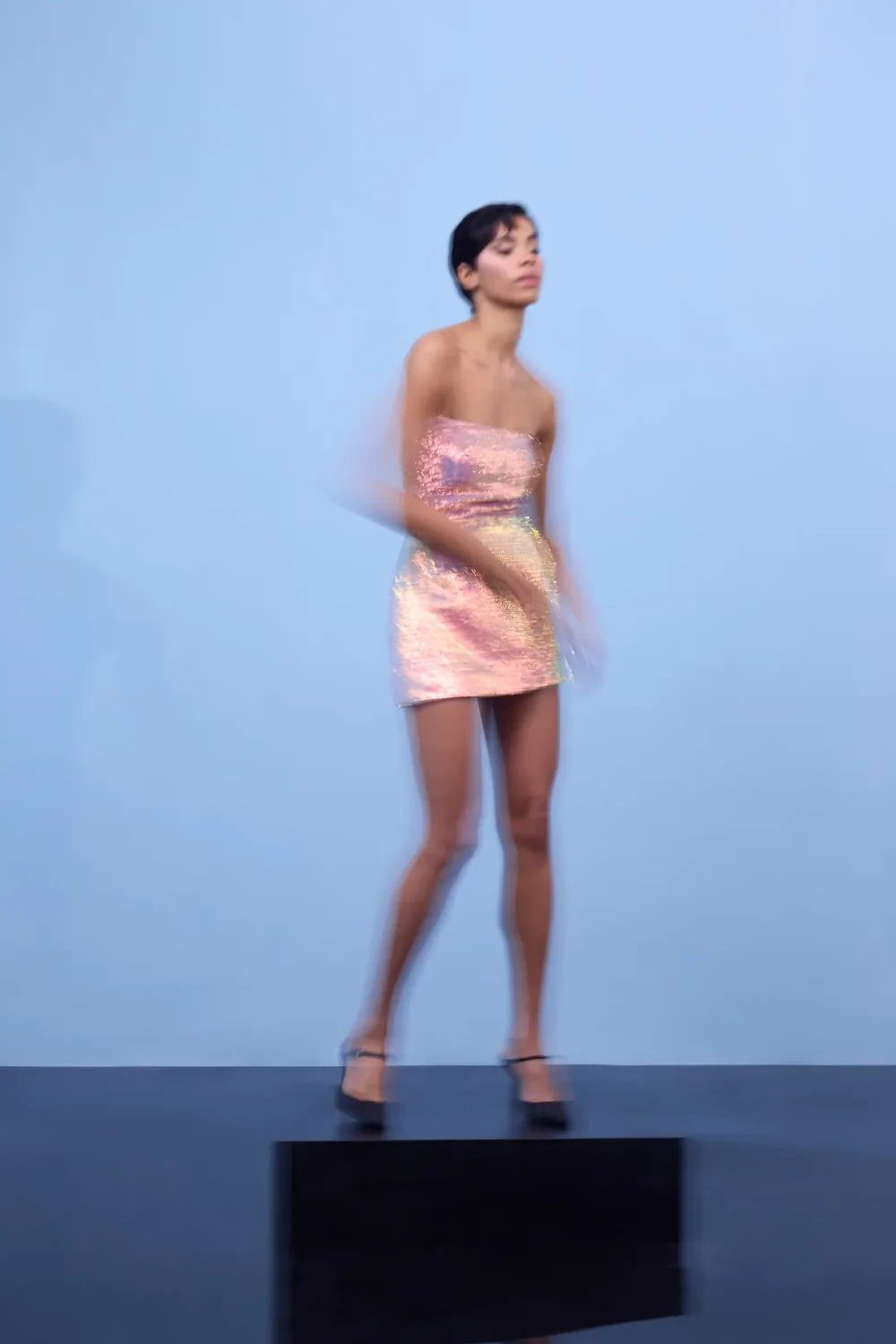 Nilgün Mirza-Ethereal Gli̇mmer Mi̇ni̇ Elbi̇se-Elbise-2-Milagron.com