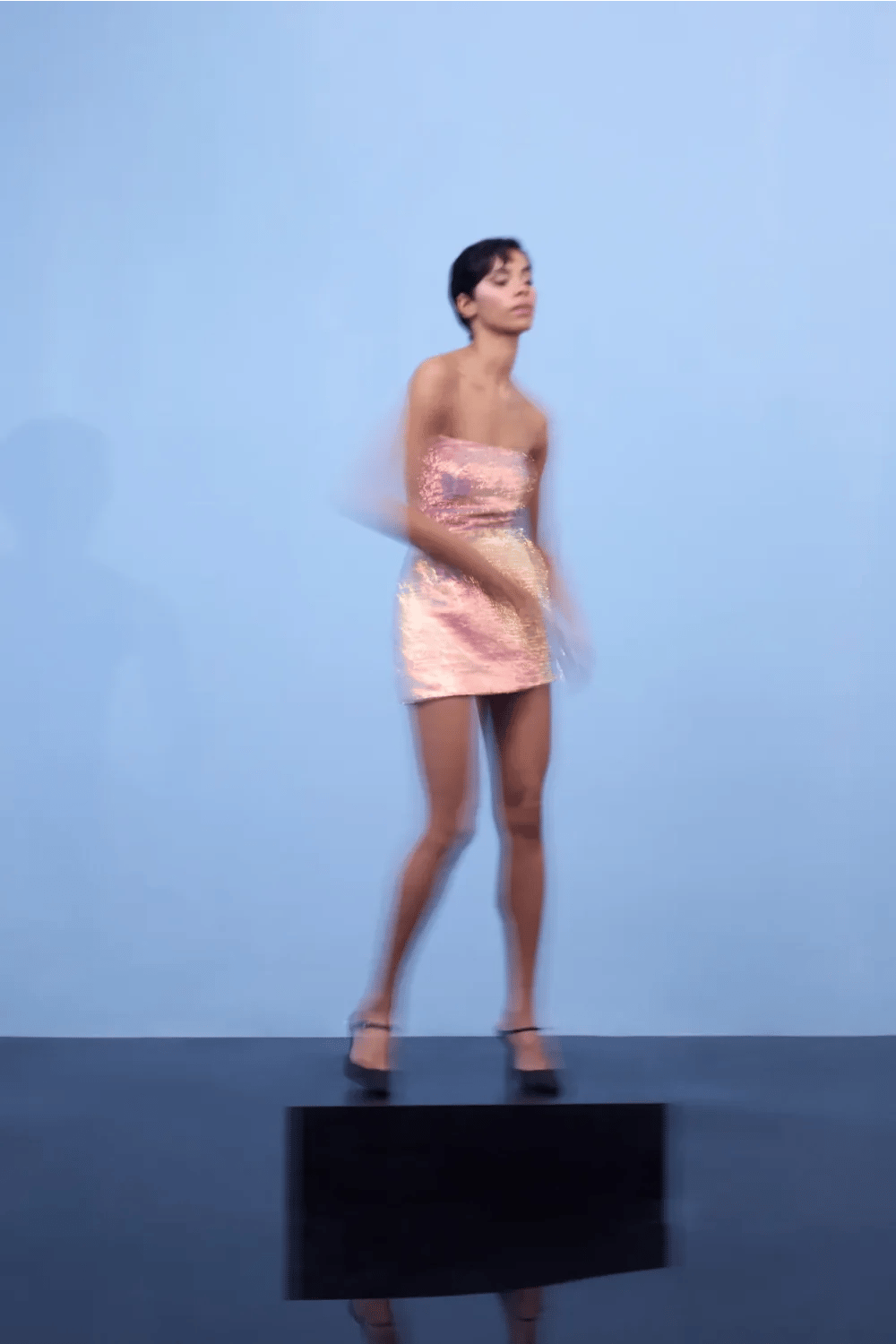 Nilgün Mirza-Ethereal Gli̇mmer Mi̇ni̇ Elbi̇se-Elbise-3-Milagron.com