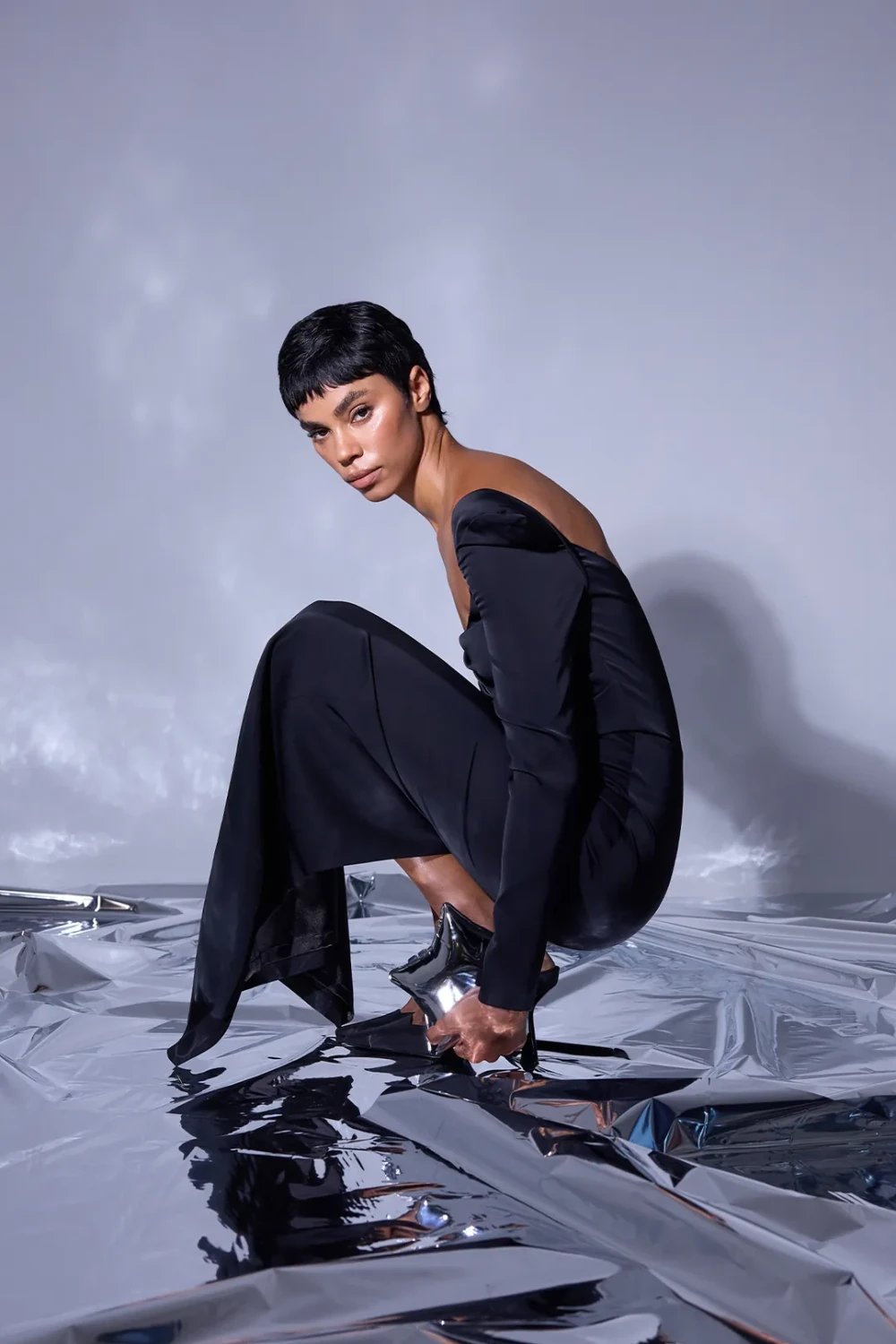 Nilgün Mirza-Kalonice Vücuda Oturan Göğsü Pile Detaylı Özel Tasarım Uzun Gece Elbisesi-Elbise-3-Milagron.com