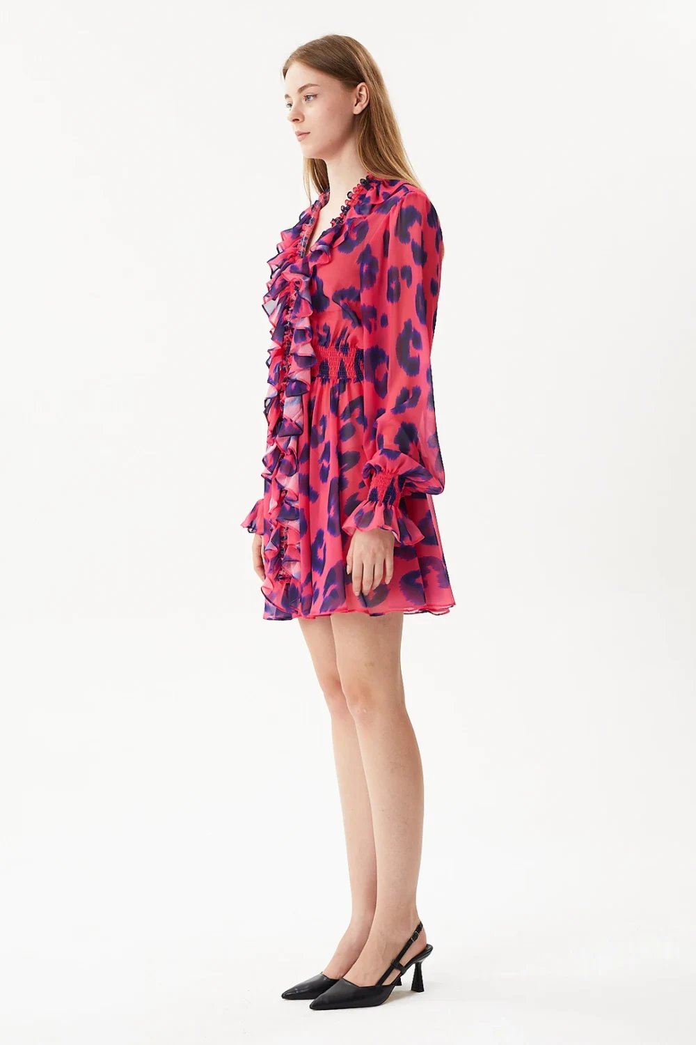 Nilgün Mirza-Leopar Desenli Fırfır Detaylı Öden Birit Düğmeli Beli Lastikli Rahat Kesim Mini Şifon Elbise-Elbise-4-Milagron.com