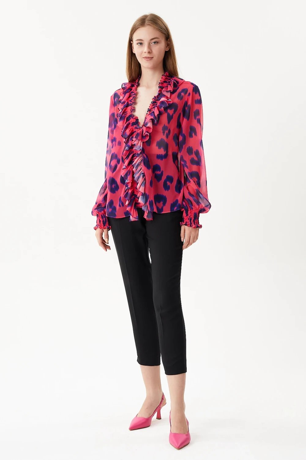 Nilgün Mirza-Leopar Desenli Fırfır Detaylı Öden Birit Düğmeli Rahat Kesim Şifon Gömlek-Gömlek-1-Milagron.com
