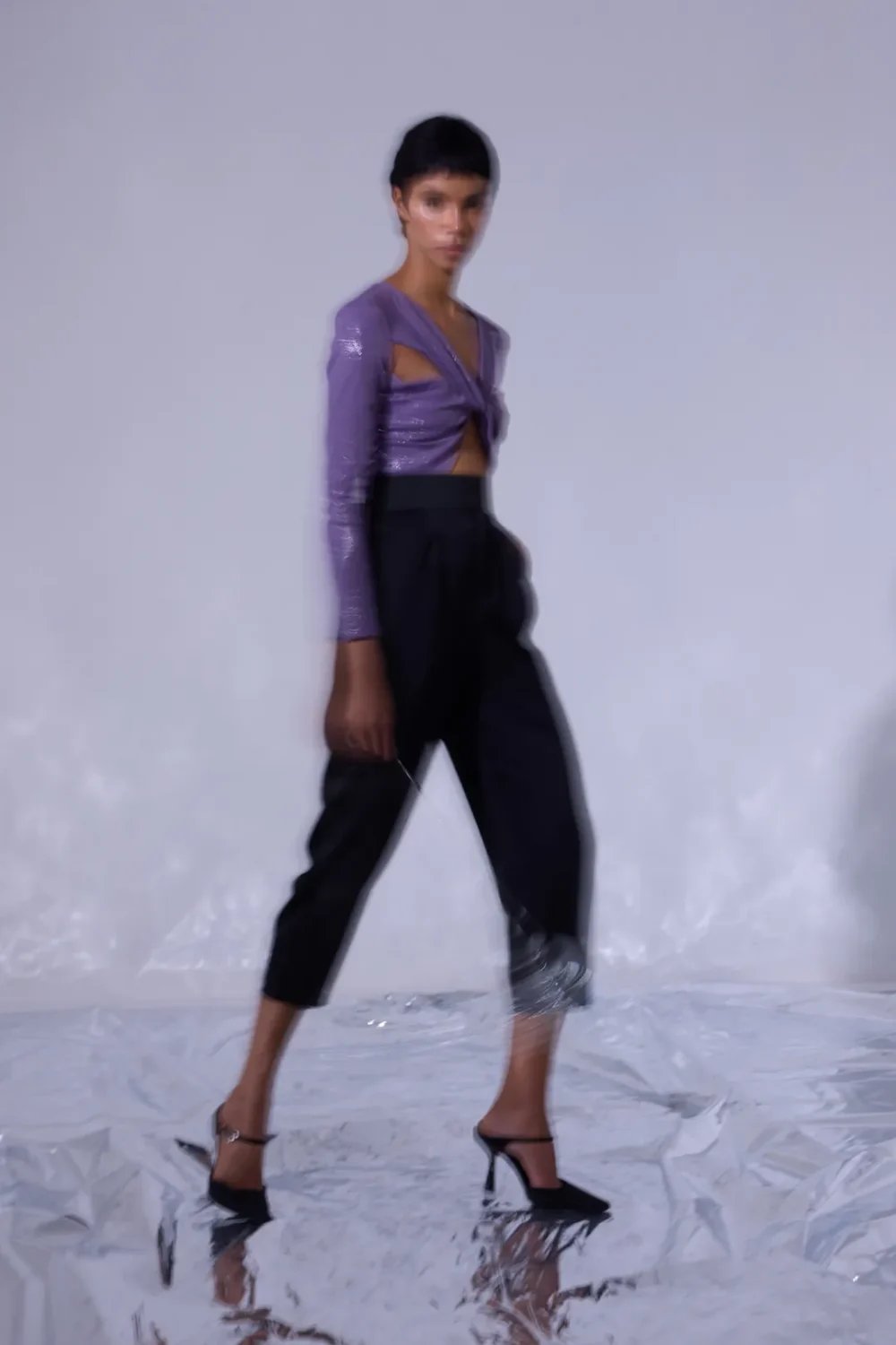 Nilgün Mirza-Pencere Detaylı Uzun Kollu Lurex'li Örme Kumaş Bodysuit-Bodysuit-5-Milagron.com