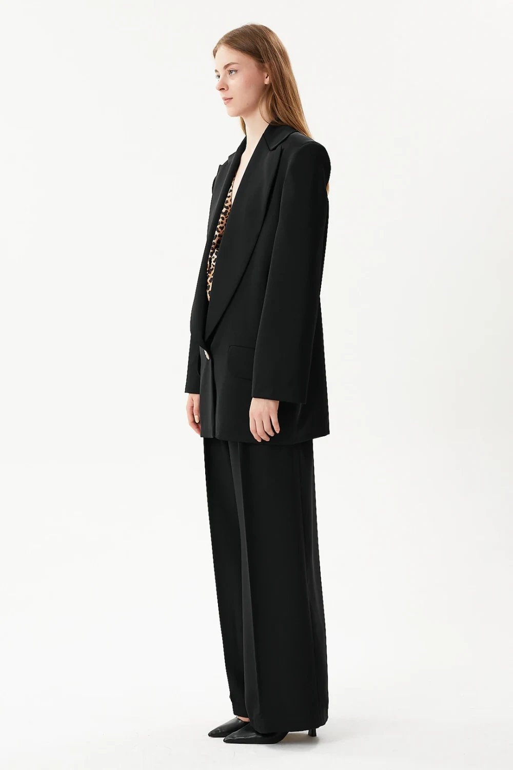Nilgün Mirza-Smokin Yaka Oversize Maskülen Stil Bayan Blazer Ceket-Ceket-4-Milagron.com
