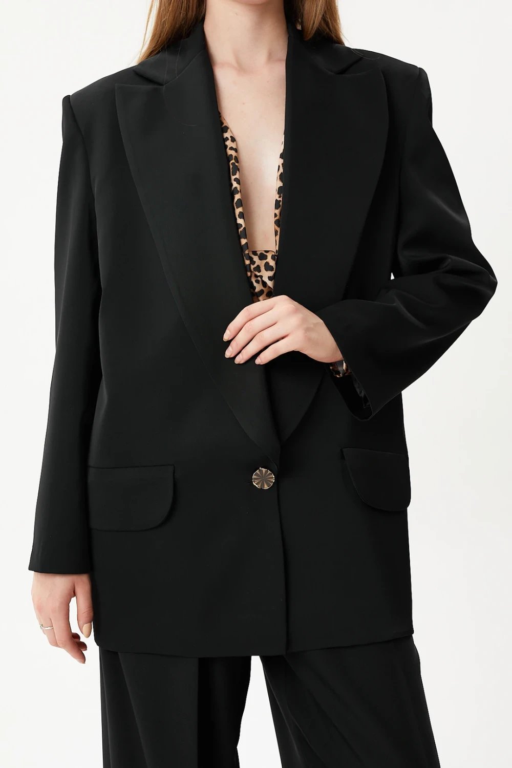 Nilgün Mirza-Smokin Yaka Oversize Maskülen Stil Bayan Blazer Ceket-Ceket-5-Milagron.com