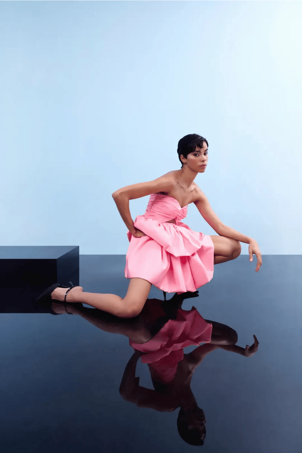 Nilgün Mirza-Straplez Kabartma Mi̇ni̇ Tasarim Elbi̇se-Elbise-1-Milagron.com