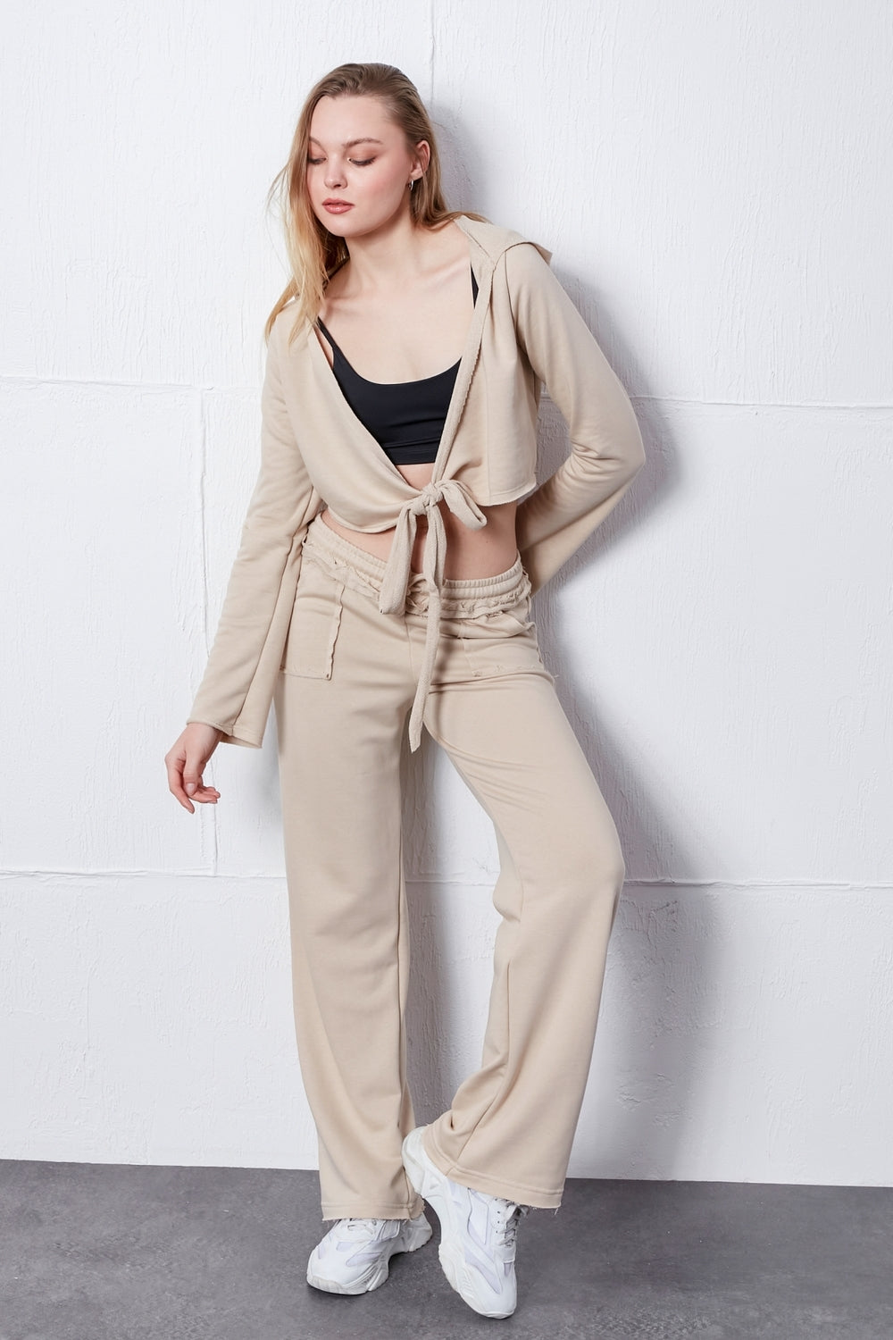 Nineteen Brand-Bağlamalı Crop Kapşonlu Hırka-Sweatshirts & Hoodies-2-Milagron.com