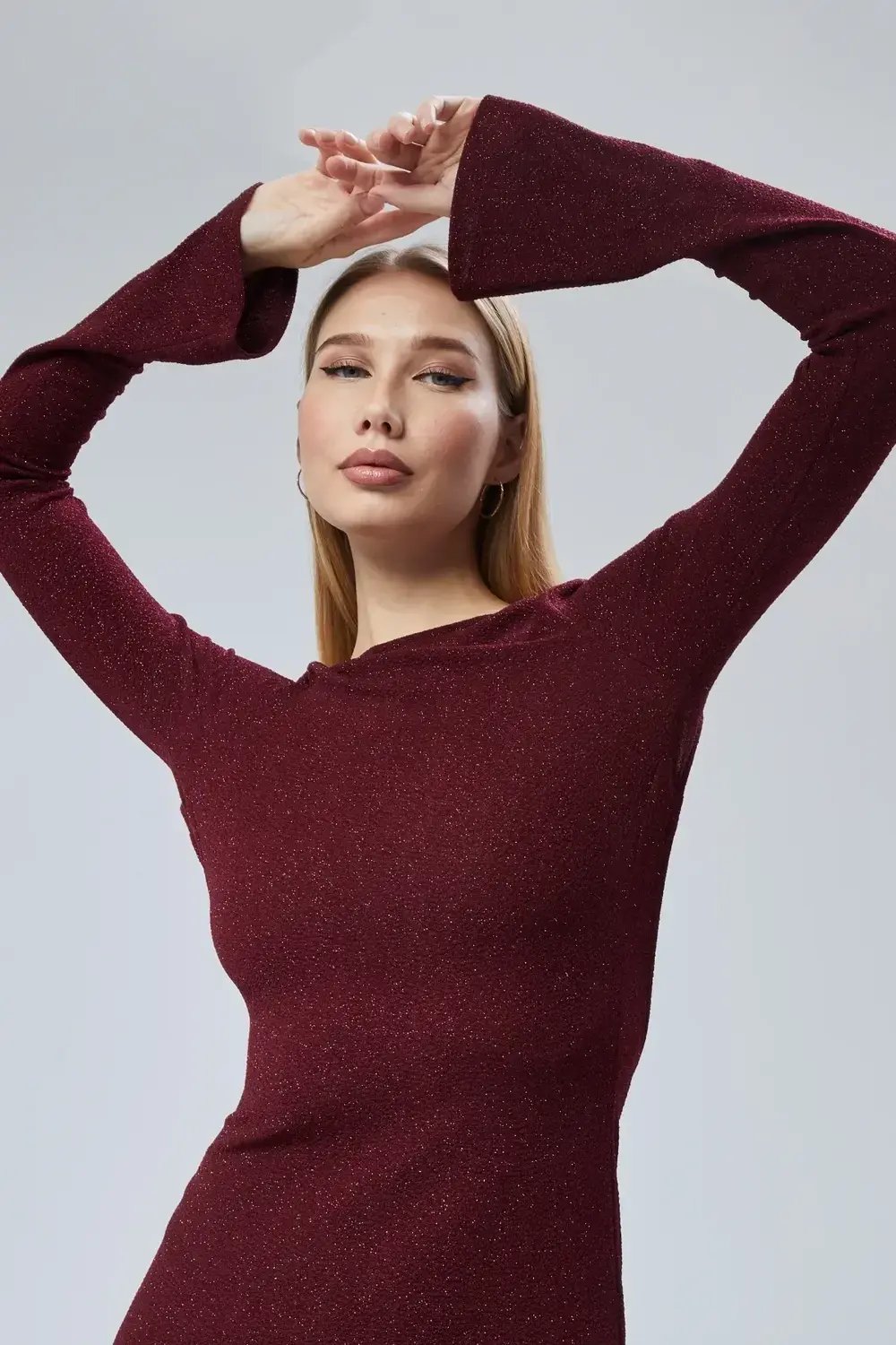 Nineteen Brand-Derin Sırt Dekolteli Simli Mini Elbise-Elbise-7-Milagron.com