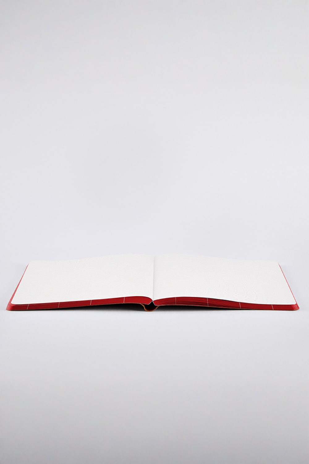 Nuuna-Nuuna Graphic L Defter - Break The Grid Red-Defter-3-Milagron.com