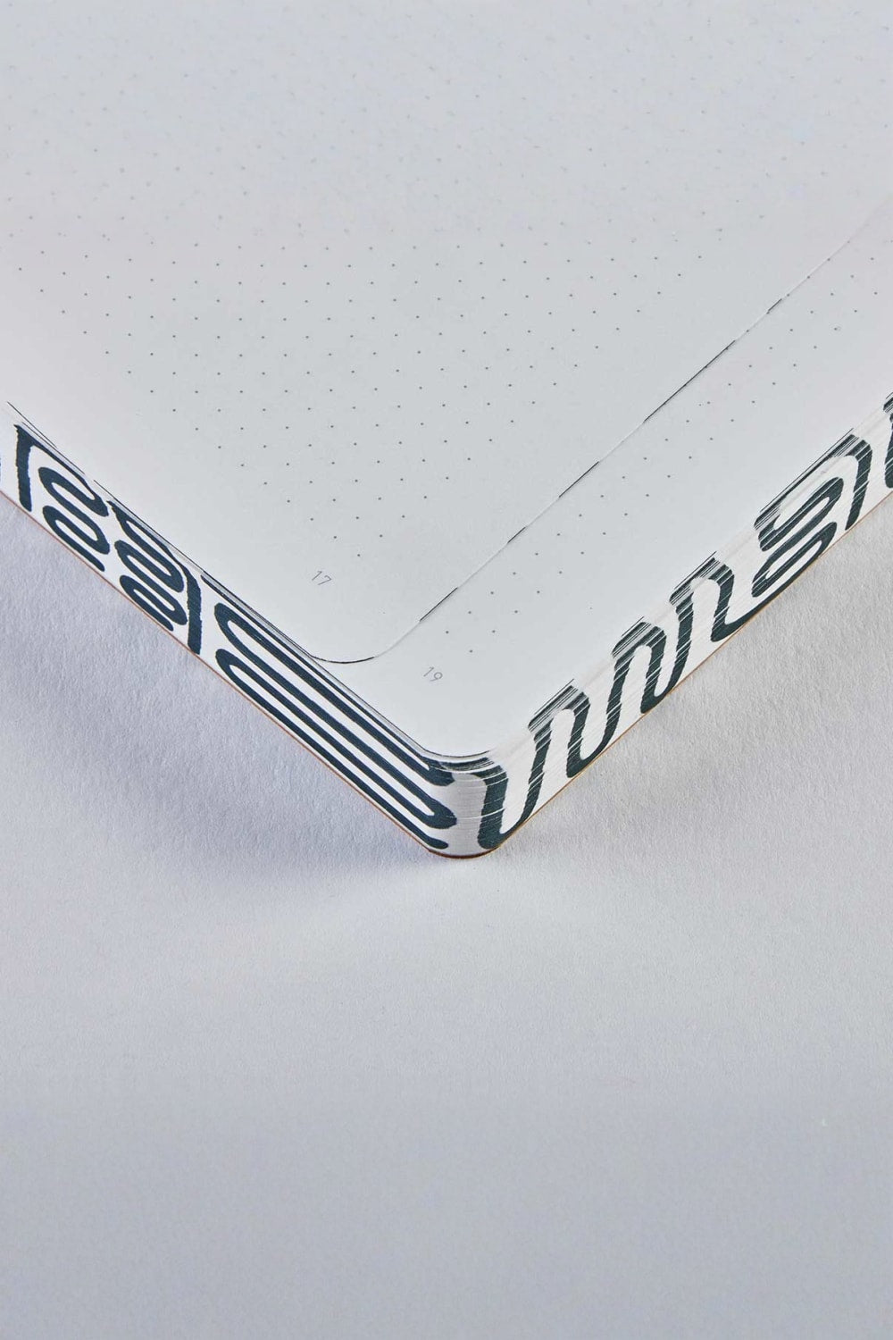 Nuuna-Nuuna Graphic L Defter - Miracle-Defter-4-Milagron.com