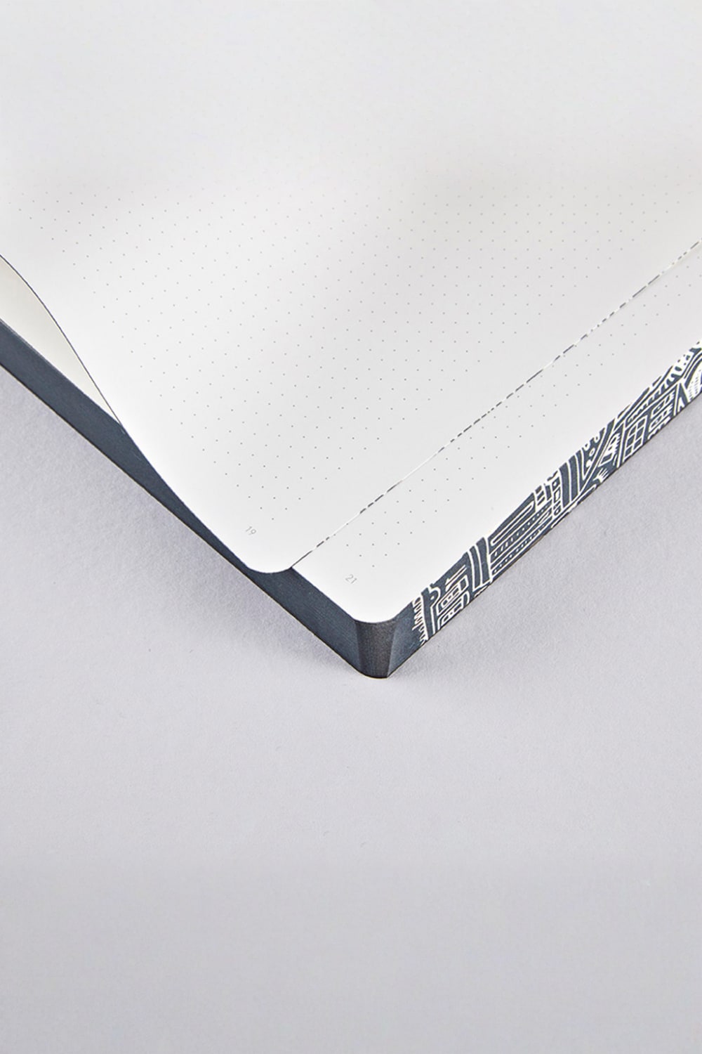 Nuuna-Nuuna Graphic L Defter - Paris-Defter-3-Milagron.com