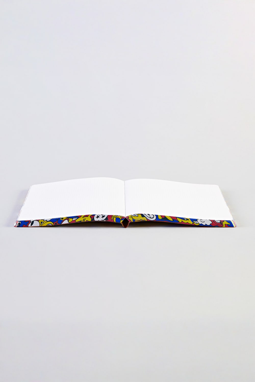 Nuuna-Nuuna Graphic L Defter - Pride Parade-Defter-4-Milagron.com