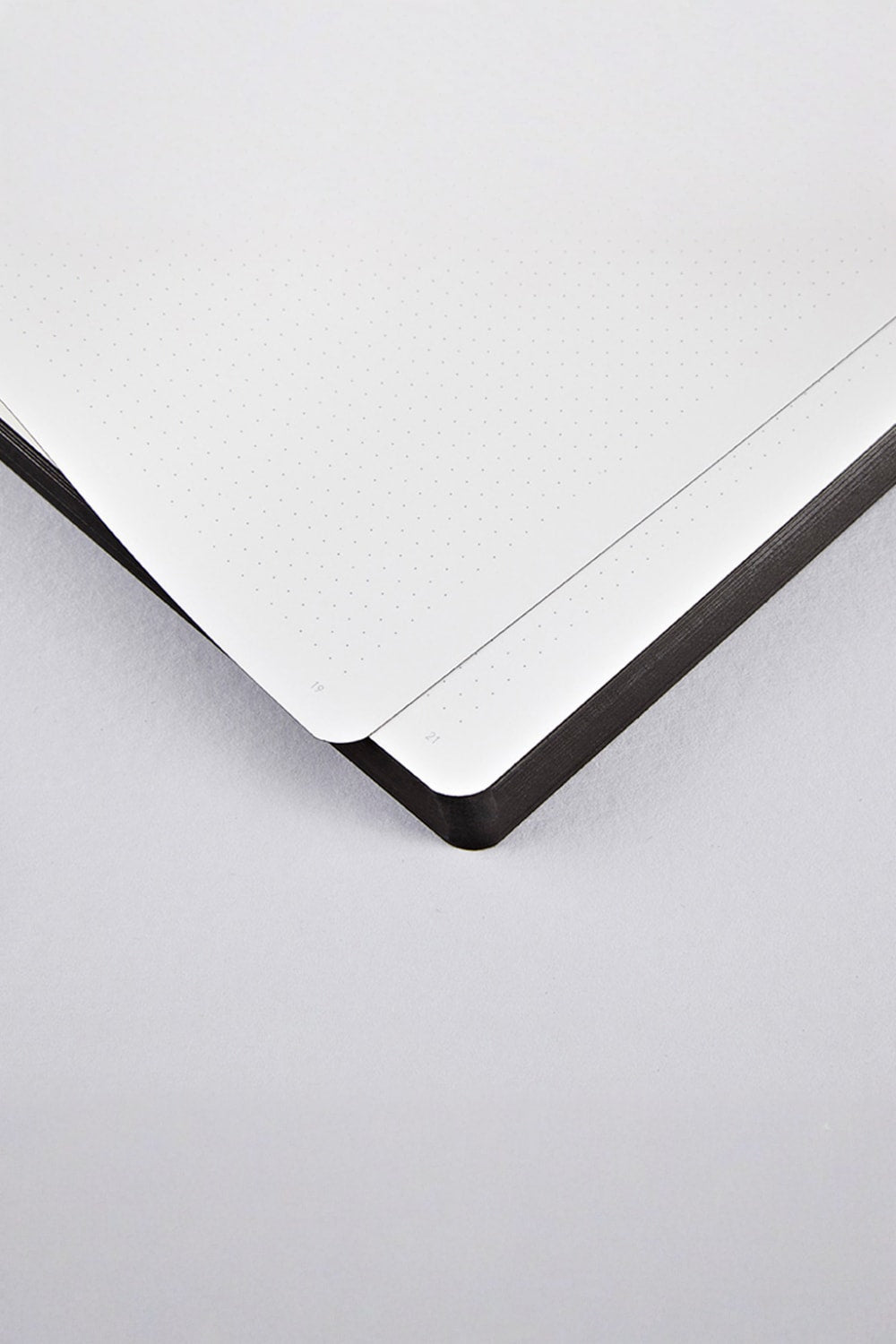 Nuuna-Nuuna Graphic L Light Defter - Nightflight Over Paris-Defter-4-Milagron.com