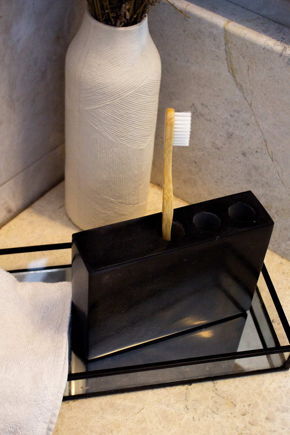 ODA.products-Marbella Siyah Diş Fırçalık-Banyo Düzenleyicileri-1-Milagron.com