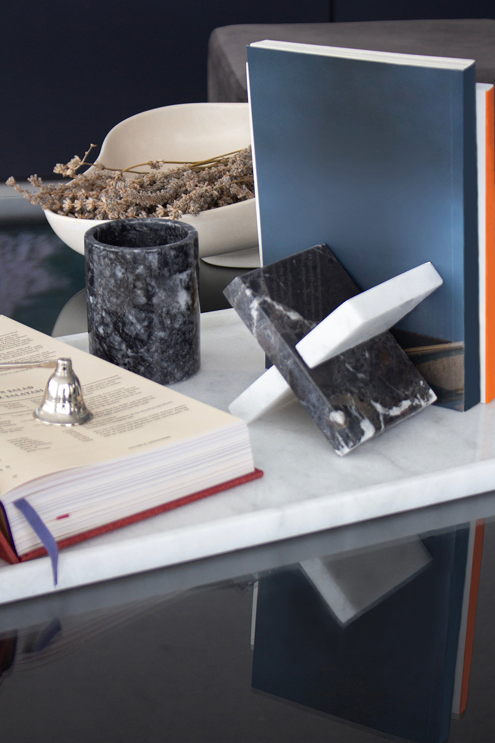 ODA.products-Nexa Kitap Tutucu | Siyah Beyaz-Kitap Tutucu-2-Milagron.com