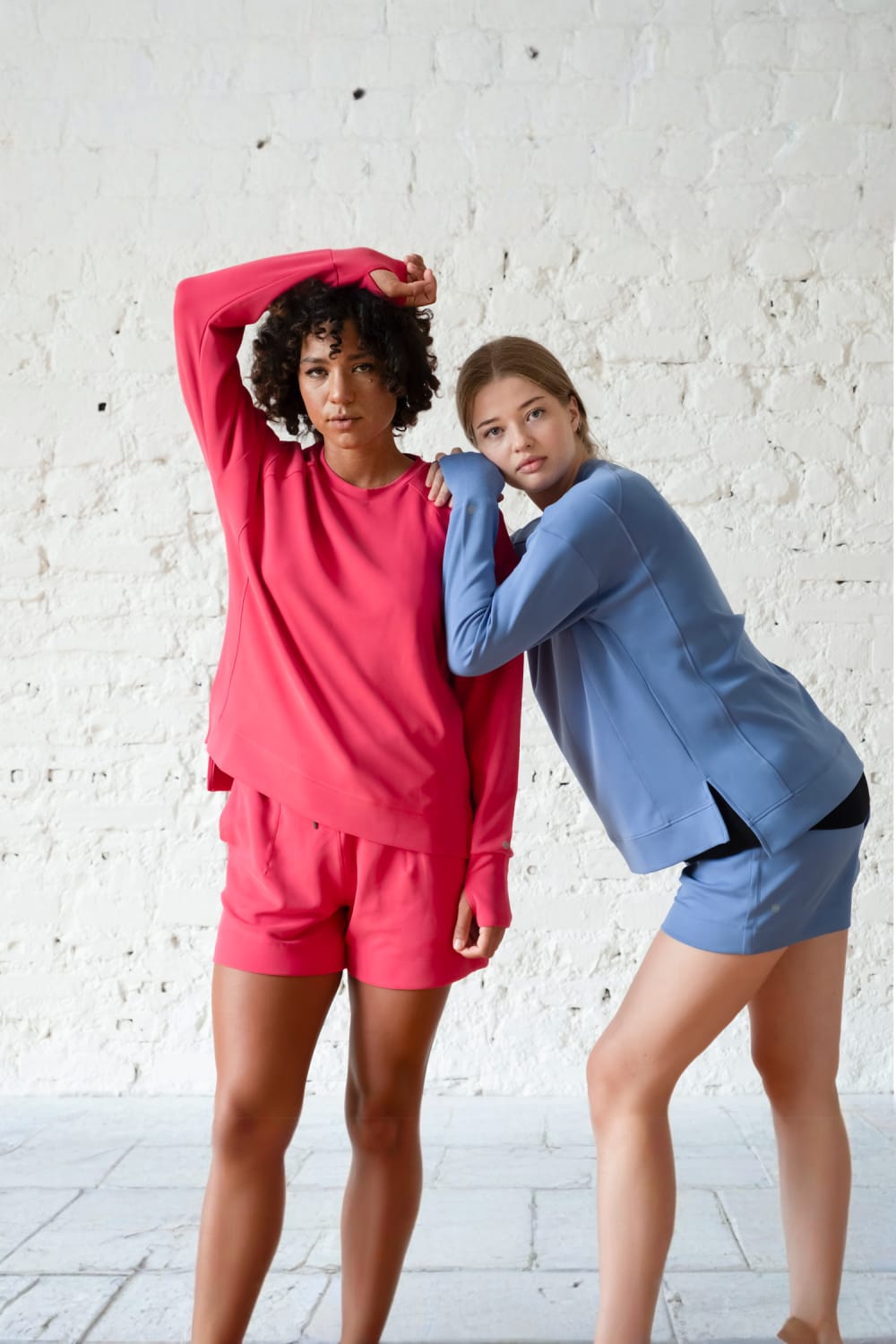 One Of Us-Agnes Shows Off Uzun Şort-Şort-1-Milagron.com