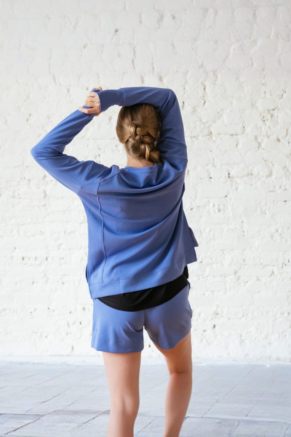 One Of Us-Agnes Shows Off Uzun Şort-Şort-3-Milagron.com