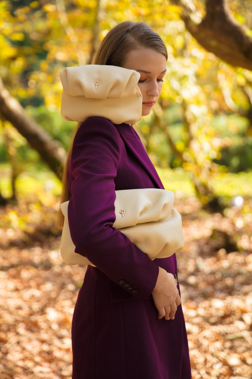 Otrera-Leda Floater - Beige-Clutch-5-Milagron.com