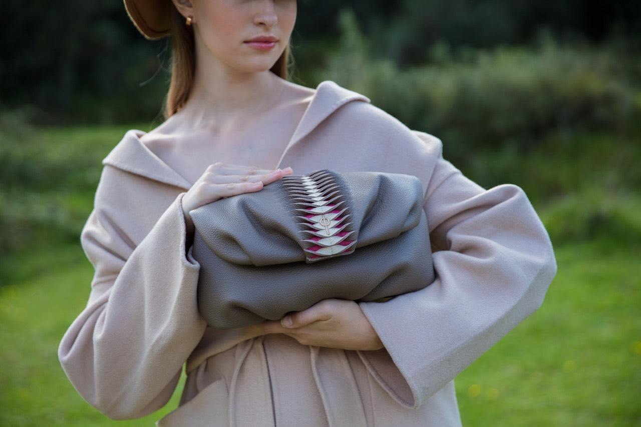 Otrera-Leda Hera Rock-Clutch-5-Milagron.com