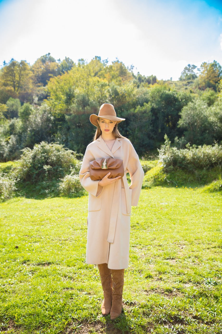 Otrera-Leda Hera Tan-Clutch-4-Milagron.com