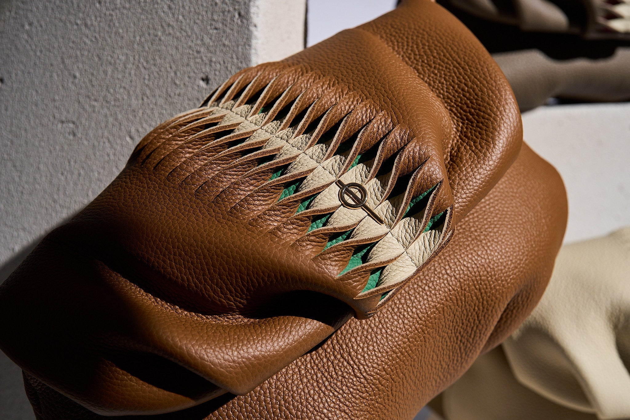 Otrera-Leda Hera Tan-Clutch-6-Milagron.com